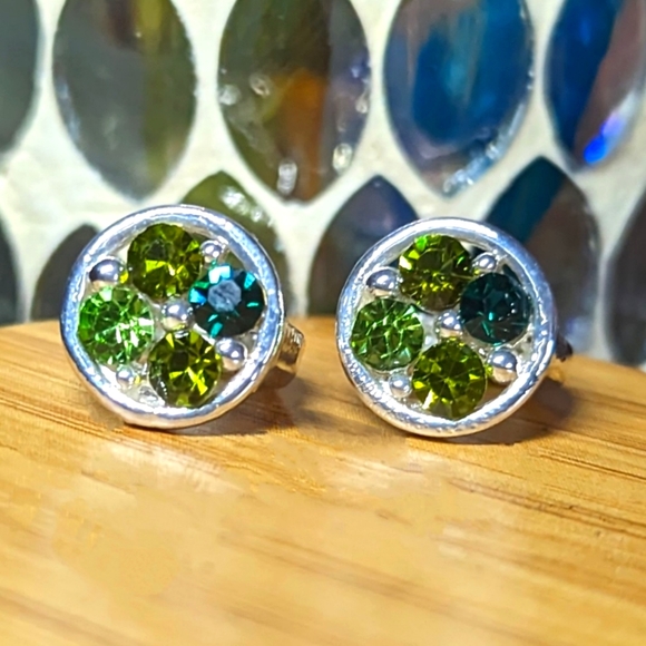 Peridot Huggies 💚 Green Mini Hoop Earrings Silver - Picture 6 of 8